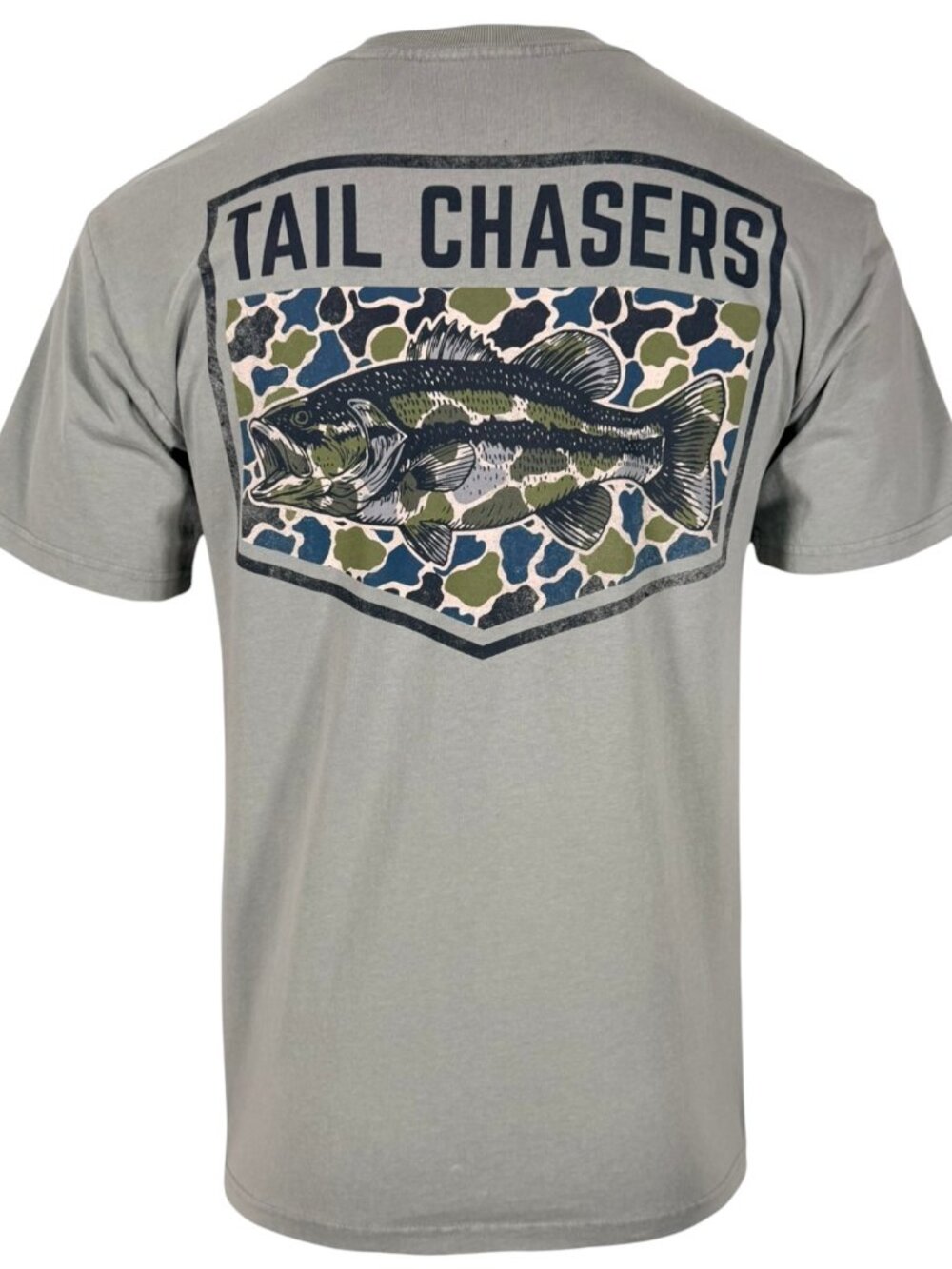 Tail Chasers Club Men’s T-shirt Bass Camo